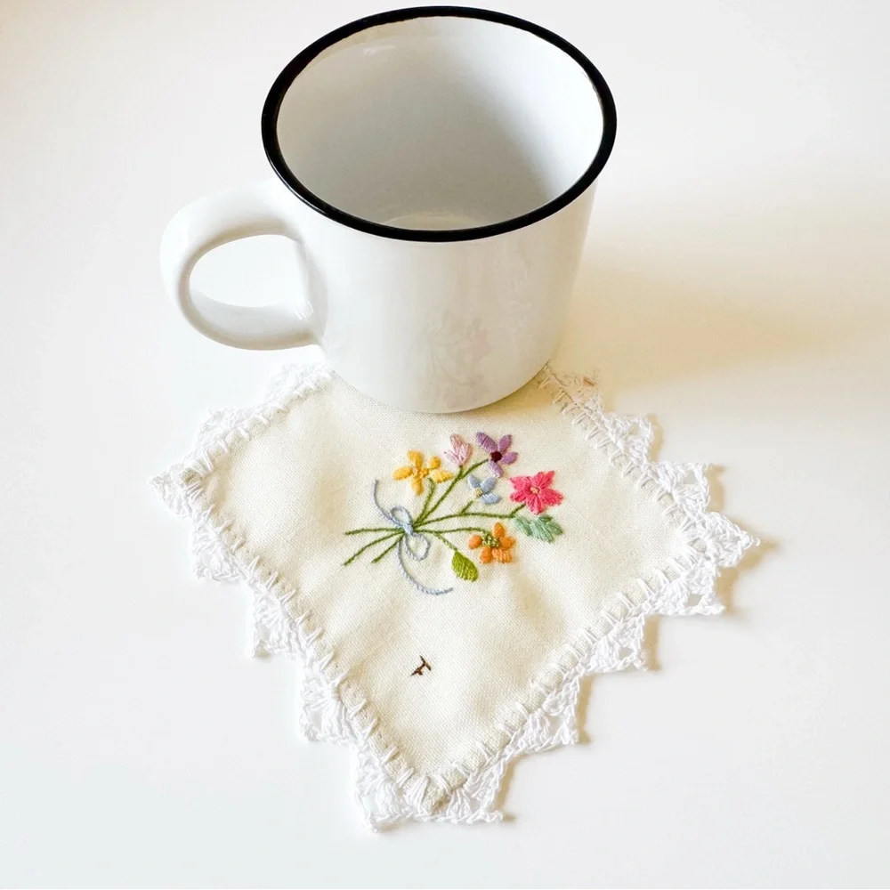 Floral Embroidered Doily‎ Linen Cloth